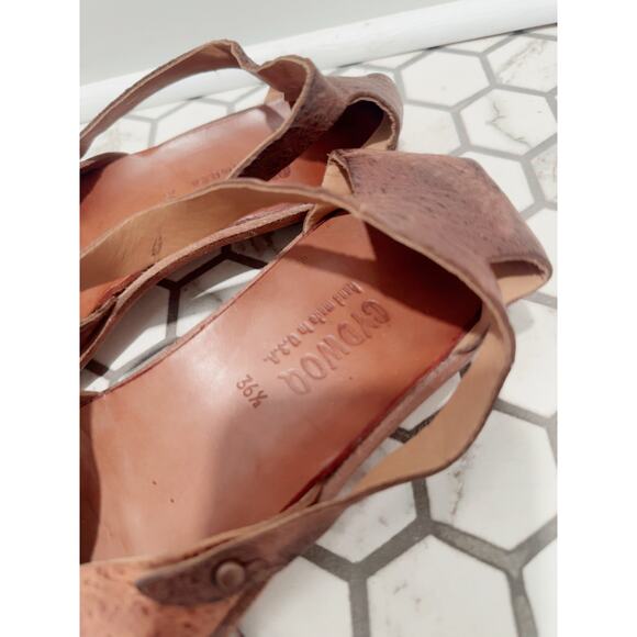 Brown Leather Split-Toe Flats with Bow Detail - Picture 10 of 12